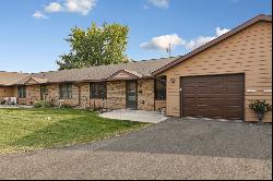 350 22nd Street SE #122, Owatonna MN 55060