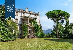 19th-century estate on four levels with a panoramic terrace for sale in the heart of Lomba