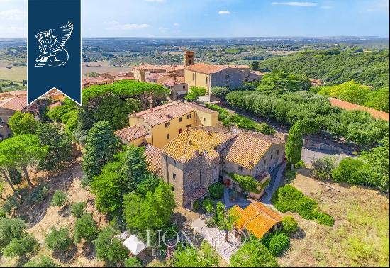 Prestigious estate for sale on Pisa's leafy hills, between Bolgheri and the sea