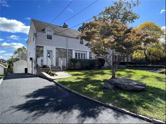 166 Lyons Road, Scarsdale NY 10583