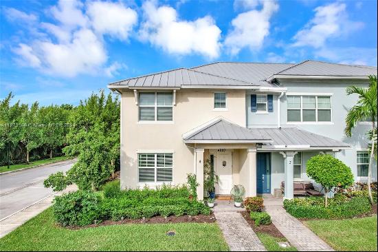 4920 Eucalyptus Dr Unit 4, Hollywood FL 33021