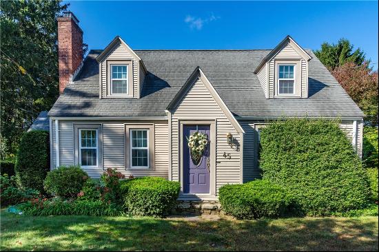 45 Meadowbrook Road, East Greenwich RI 02818