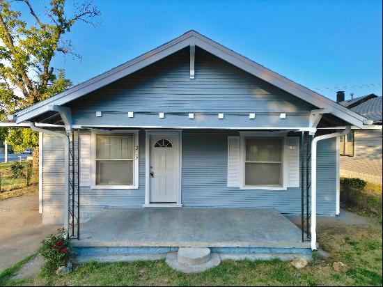 519 S 2nd St, Arkansas City KS 67005