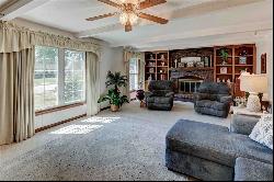 1018 4th Terrace, Lees Summit MO 64063