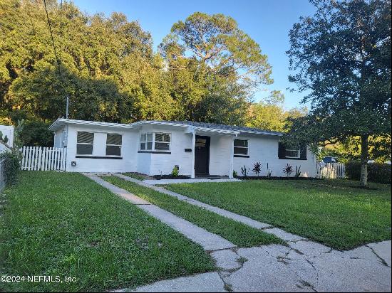 3153 Kline Road, Jacksonville FL 32246