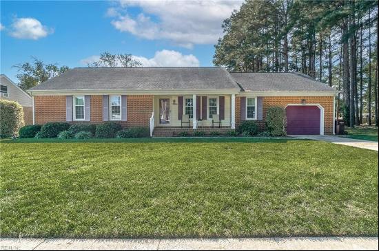 740 Willow Oak Drive, Chesapeake VA 23322