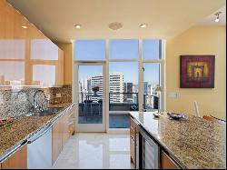 Pinnacle Marina Tower: Where Luxury Meets the Skyline in Downtown San Diego