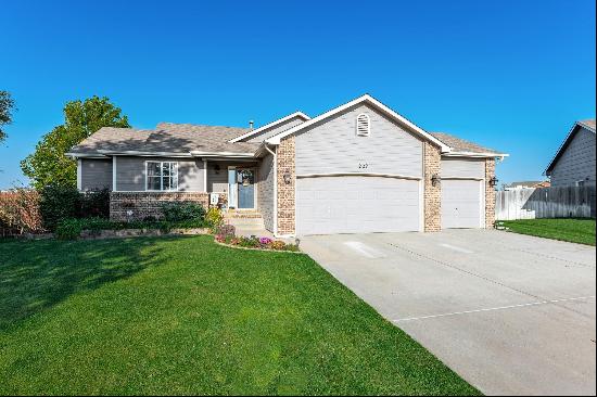 227 N Salt Creek Ct, Clearwater KS 67026