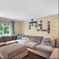 3573 Meadow Gate Dr, Murrysville PA 15668