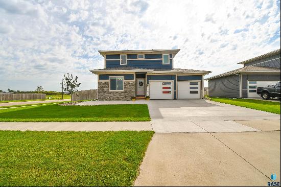 234 Creekside Ave, Harrisburg SD 57032