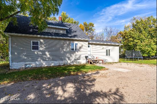 816 North Central Street, Warren MN 56762