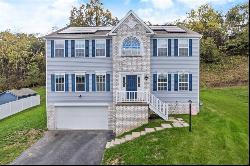 426 White Pine Ln, Economy PA 15005