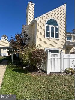 8 Huber Court, Hightstown NJ 08520