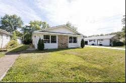 616 St. Johns Road, Woodstock IL 60098