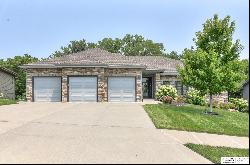 20610 Pine Street, Elkhorn NE 68022