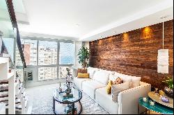 Duplex penthouse with views of the beach and Lagoa in Ipanema's golden quadrilat