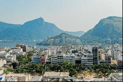 Duplex penthouse with views of the beach and Lagoa in Ipanema's golden quadrilat