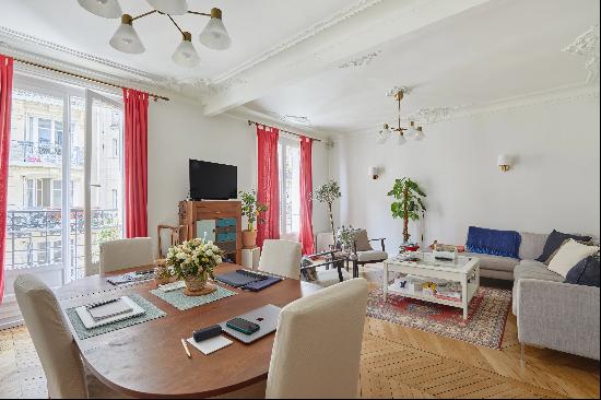 Paris 7th District - A 2-bed apartment rented furnished