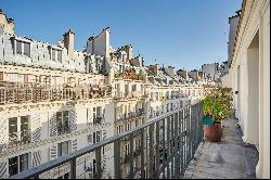 Paris 9th District – An elegant 3-bed apartment