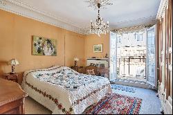 Paris 9th District – An elegant 3-bed apartment