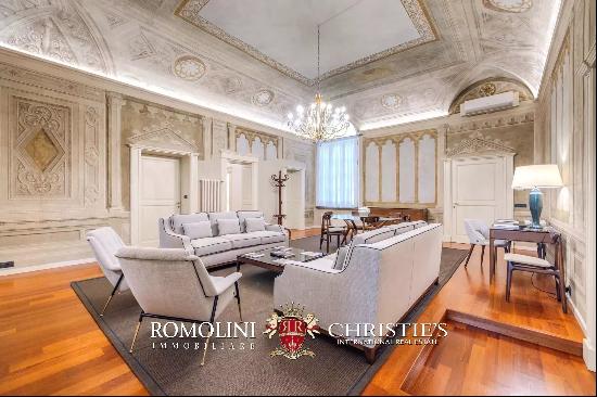 LUXURY APARTMENT VIEW OF THE CATHEDRAL FOR SALE FLORENCE, TUSCANY, ITALY