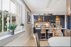 Website Title Charming triplex in Belgravia