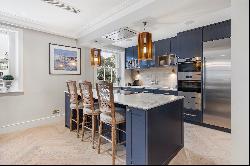 Website Title Charming triplex in Belgravia