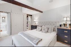 Website Title Charming triplex in Belgravia