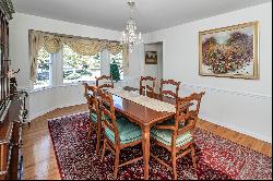 Beautifully Maintained in Williamsburg Estates