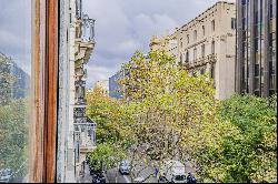 Excellent apartment in Paseo de Gracia with a parking and storage room