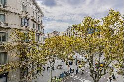 Excellent apartment in Paseo de Gracia with a parking and storage room