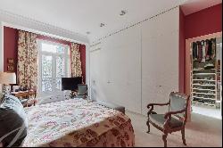 Victor Hugo- Henri Martin 4 bedrooms apartment