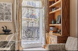 Victor Hugo- Henri Martin 4 bedrooms apartment