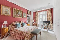 Victor Hugo- Henri Martin 4 bedrooms apartment