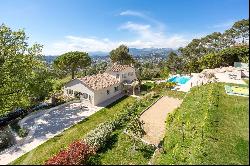 Elegant family property with view, south-west facing