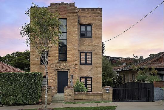 2/41 Swan Street, The Hill, AUSTRALIA