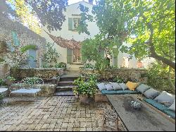 CHARACTER HOUSE WITH WOODED LAND AND SWIMMING POOL