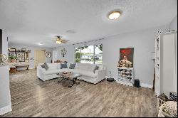 19915 SW 88th Ct, Cutler Bay FL 33157