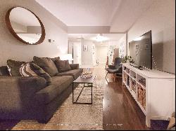 6 Portland St Unit C, Toronto ON M5V3N6