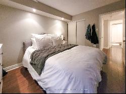 6 Portland St Unit C, Toronto ON M5V3N6