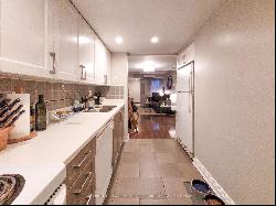 6 Portland St Unit C, Toronto ON M5V3N6