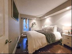 6 Portland St Unit C, Toronto ON M5V3N6