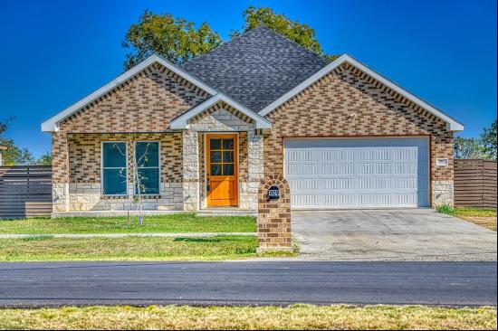 809 S Adelaide Street, Terrell TX 75160