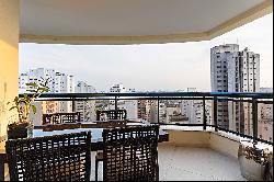 Renovated apartment with beautiful views and prime location