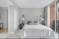 Impressive three-bedroom house in heart of Mayfair