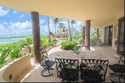 EXCLUSIVE OCEANFRONT RESIDENCE, 2 BED 2 BATH PANORAMIC VIEWS AND SUNRISES