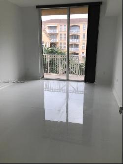 3001 NE 185th St Unit 422, Aventura FL 33180