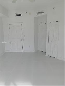 3001 NE 185th St Unit 422, Aventura FL 33180