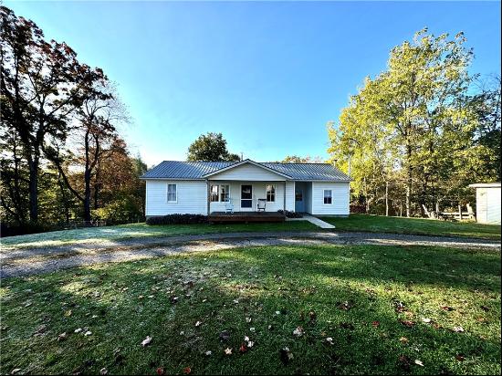 1689 Skyhill Rd, Mahoning Twp - Law PA 16116