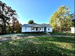 1689 Skyhill Rd, Mahoning Twp - Law PA 16116